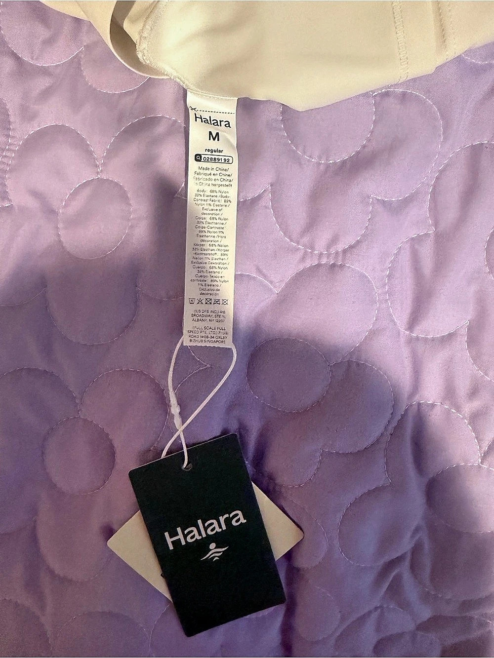 Halara UltraSculpt High Waisted Tummy Control Contrast Lace Yoga Flare Leggings - Picture 3 of 4